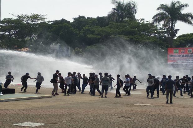 Polda Banten Gelar Simulasi...