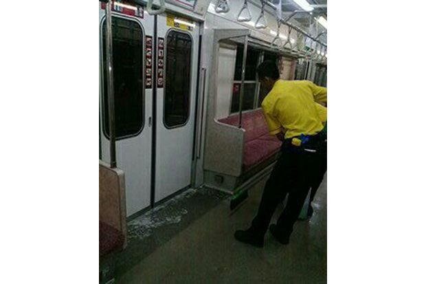 Heboh! Tak Kuat Menahan,...