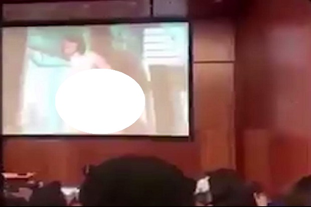 Profesor Ini Tak Sengaja...