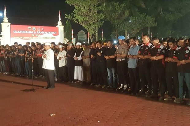 Doakan Korban Gempa...