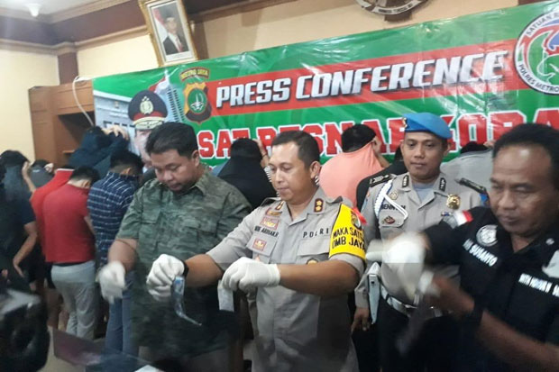 Istri ke Luar Kota,...