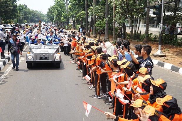 APC: Antusias Warga...