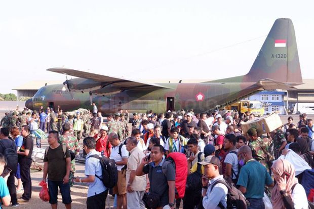 TNI dan Polri Harus...