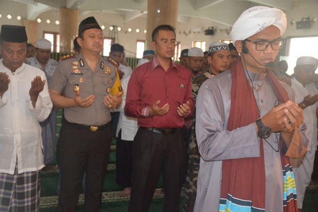 Polisi dan Warga Sidimpuan...