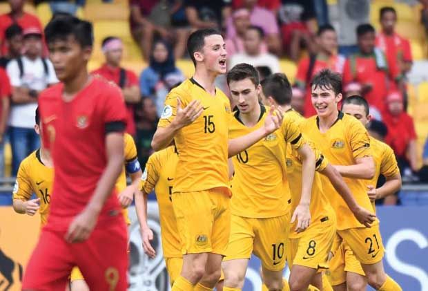 Australia Hentikan Timnas...