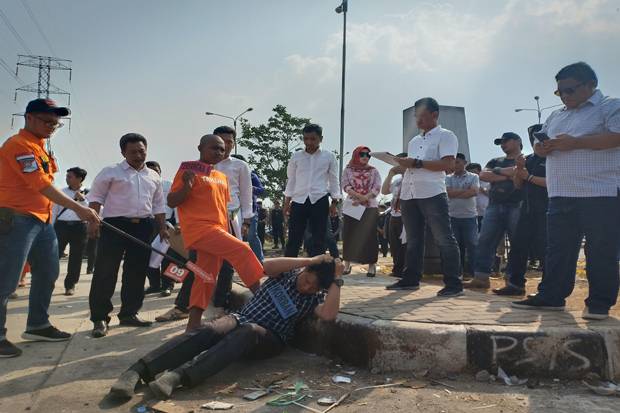 Tewas Dikeroyok, Polisi...