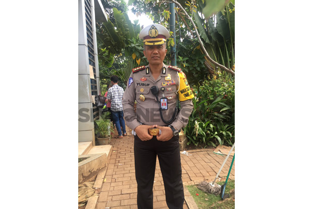 Tabrak Mobil Polisi,...