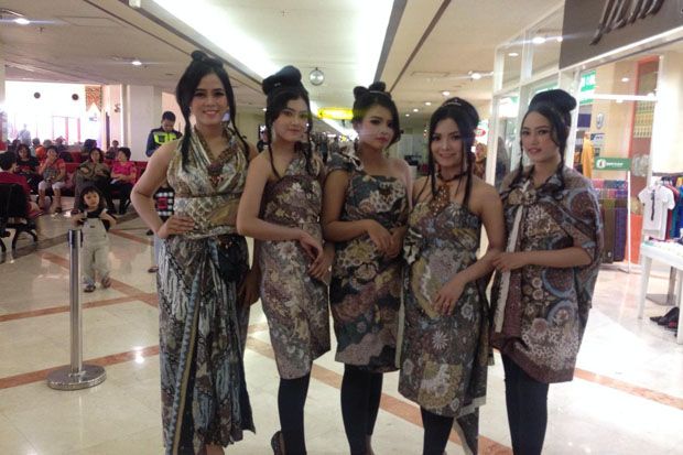 Wow, Ada Model Cantik...
