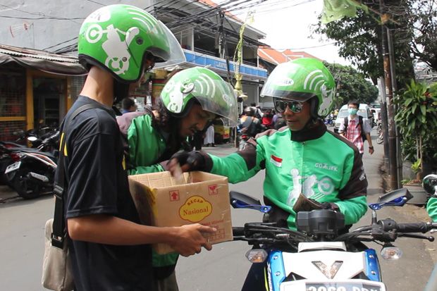 Mitra Go-Jek Kumpulkan...