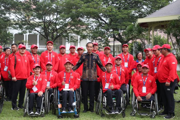 Jokowi Lepas Kontingen...