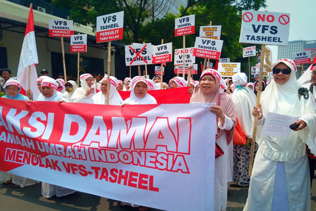 Merepotkan, Ribuan Calon...