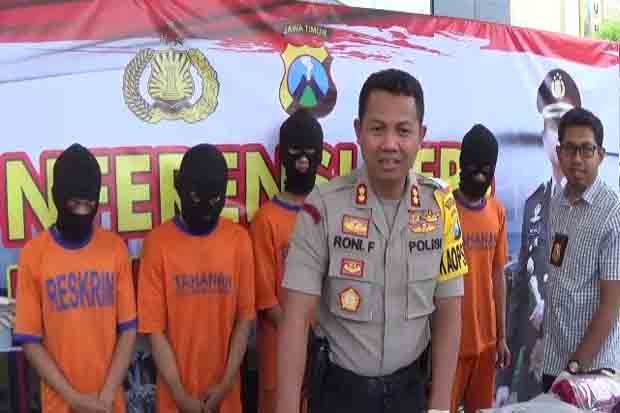 Pemuda Kediri Dikeroyok...