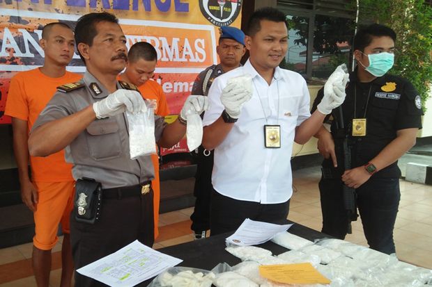 Polisi Tangkap Pengedar...