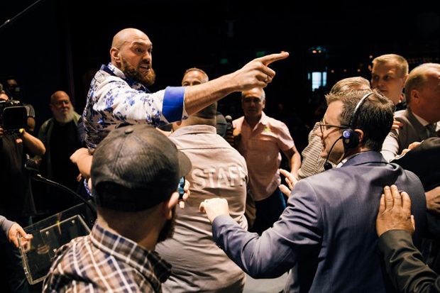 Dipicu Adu Mulut, Wilder-Fury...