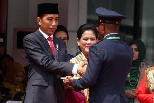 Jokowi Minta TNI Antisipasi...