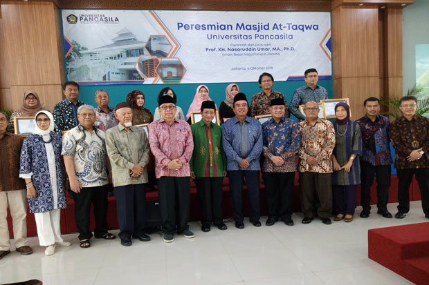 Imam Besar Istiqlal...