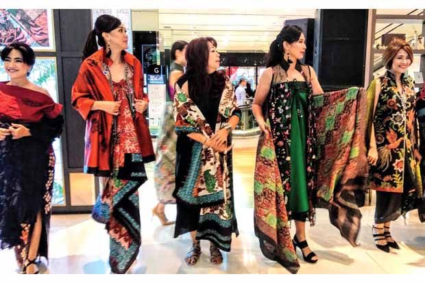 Pesona Batik Jawa di...