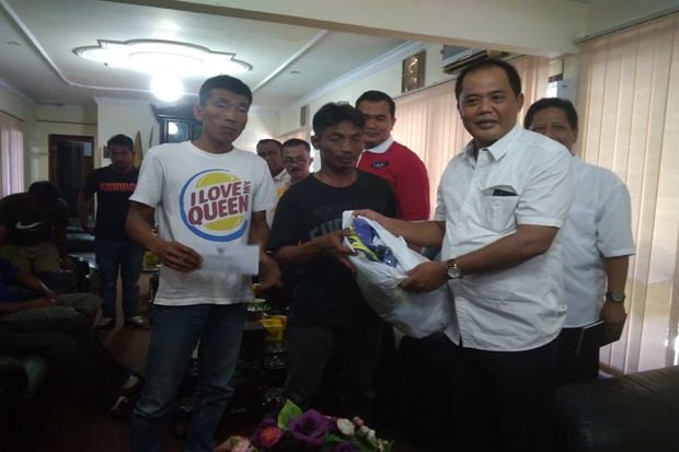 Cerita Enam Warga Karanganyar...