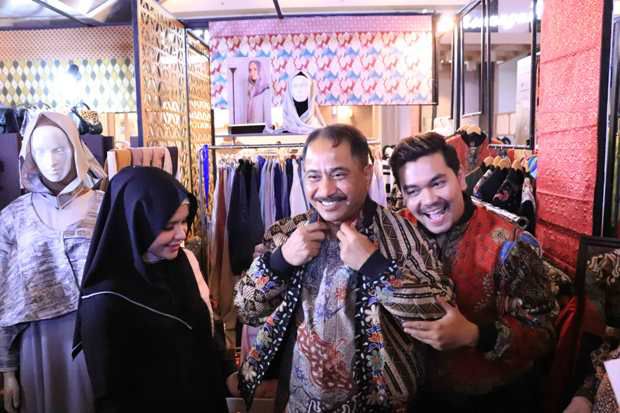 Rayakan Batik, Kota...