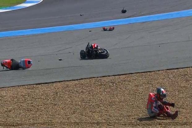 Lorenzo Beberkan Cerita...