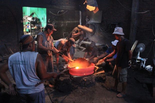 Harmoni Percikan Bunga...