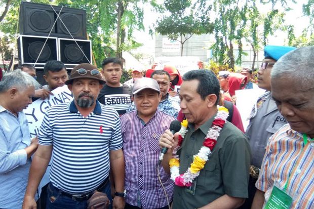Pedagang Minta Pengadilan...