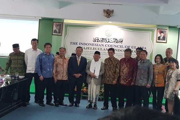 Taiwan Serahkan Bantuan...