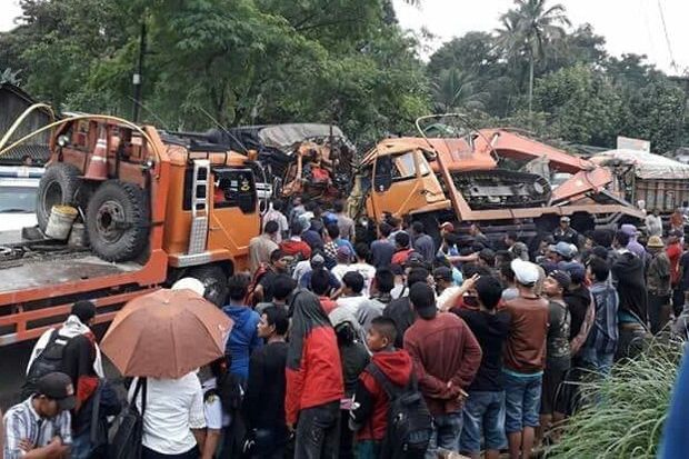 Kecelakaan Beruntun...
