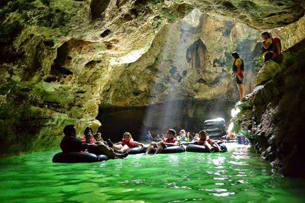 Monterrey di Gunung...