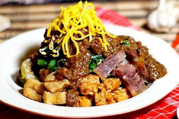 Menu Siang Ini: Rujak...