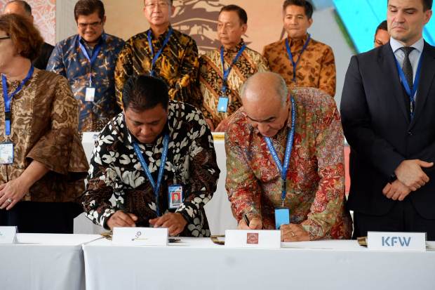 Pindad-Waterbury Teken...