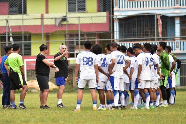 Persib Berencana Gelar...