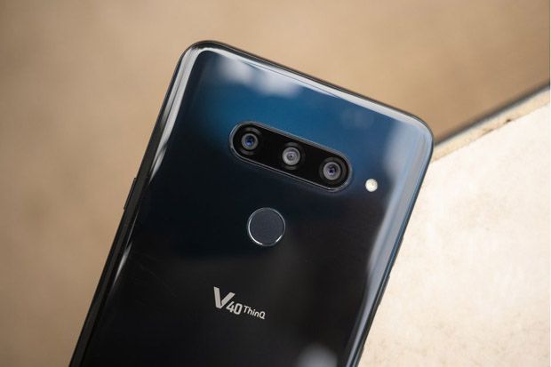 Pembaruan LG V40 Bawa...