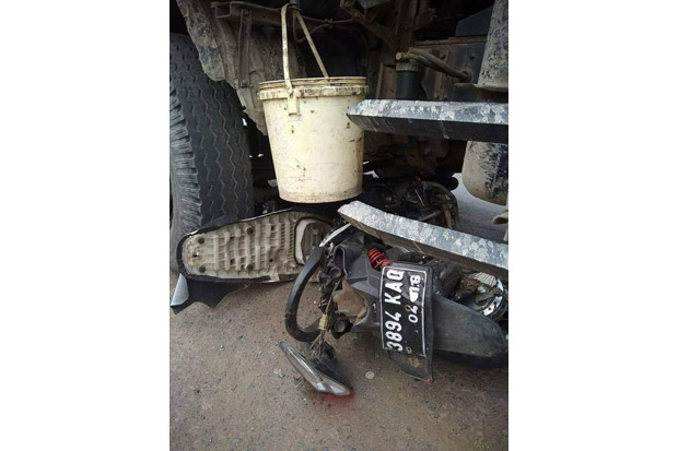 Gagal Salip Truk, Ayah...