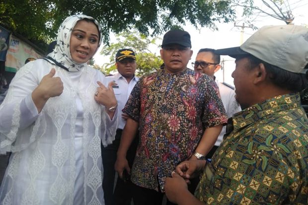 Bupati Cellica Marah...