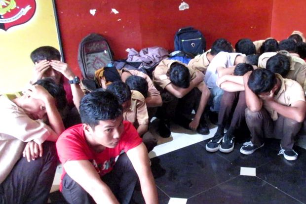 Terlibat Tawuran, Polisi...