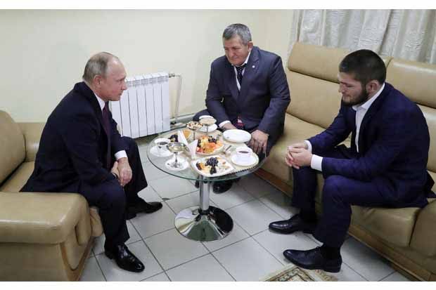 Disambut Langsung Putin,...
