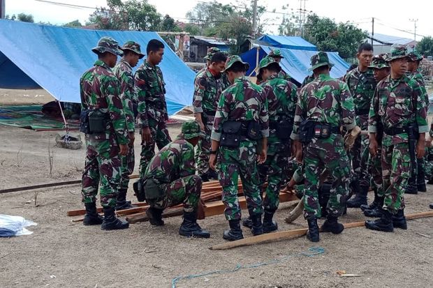 TNI Relokasi Warga Korban...