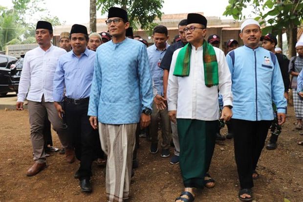 Zulkifli Hasan Gandeng...