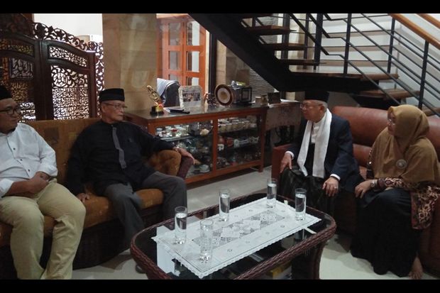 Disambangi Maruf Amin,...
