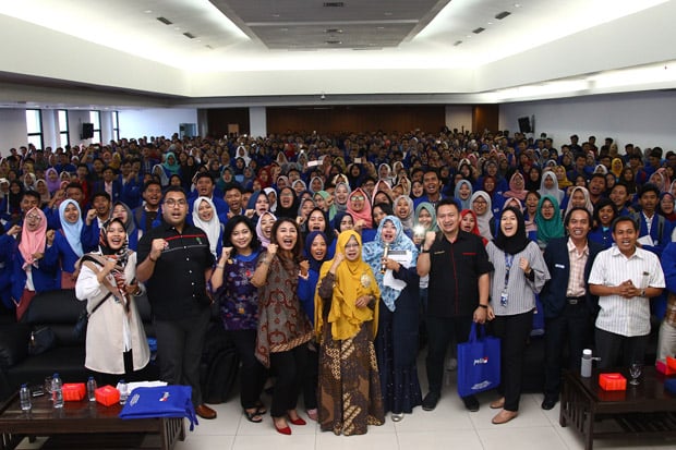 HUT MNC ke 29, Ribuan...