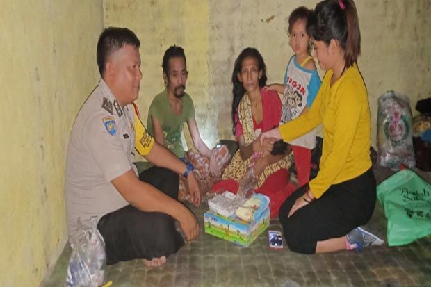 1 Keluarga yang Tinggal...