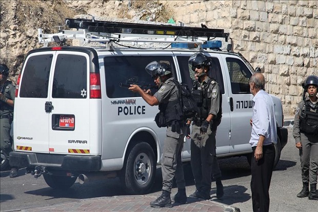 Seorang Polisi Israel...