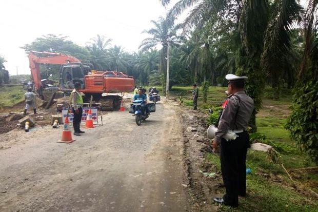 Polisi Berikan Penyuluhan...