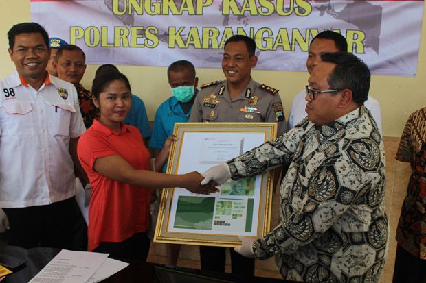 Bank Indoesia Beri Penghargaan...