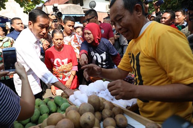 Presiden Jokowi Blusukan...