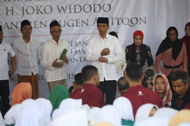 Dikunjungi Jokowi, KH...