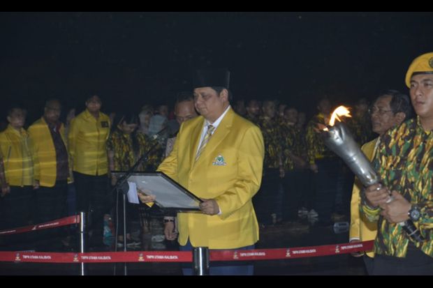 Kenang Jasa Pahlawan,...