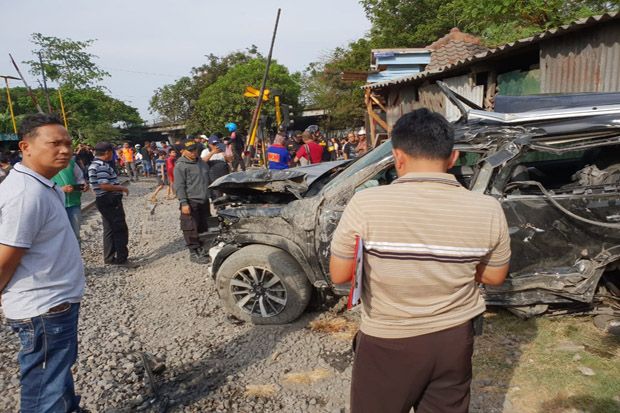 Pajero Hantam Kereta...