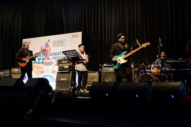 Kolaborasi Musik Jazz...